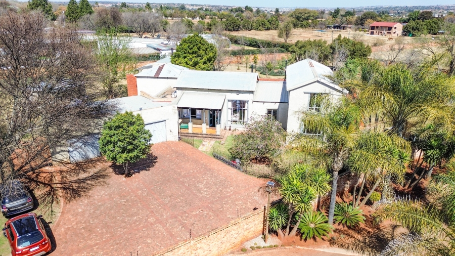 5 Bedroom Property for Sale in Raslouw Gauteng