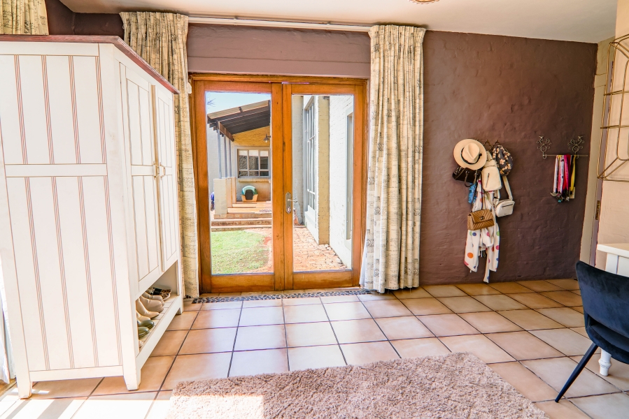5 Bedroom Property for Sale in Raslouw Gauteng