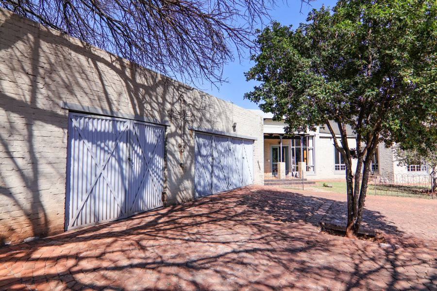 5 Bedroom Property for Sale in Raslouw Gauteng