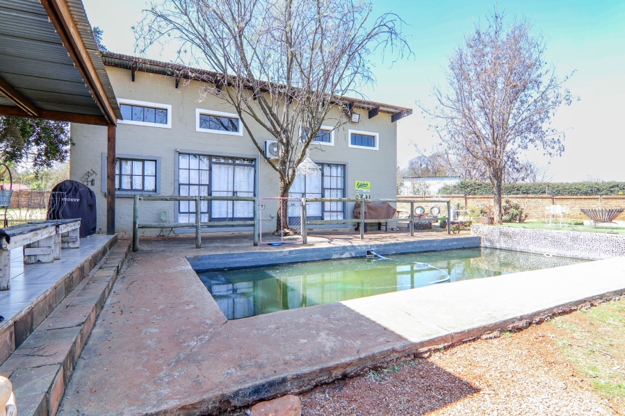 5 Bedroom Property for Sale in Raslouw Gauteng