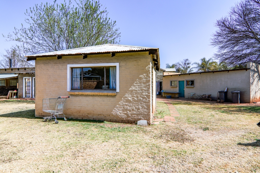 5 Bedroom Property for Sale in Raslouw Gauteng
