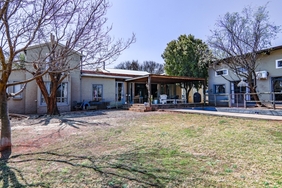 5 Bedroom Property for Sale in Raslouw Gauteng