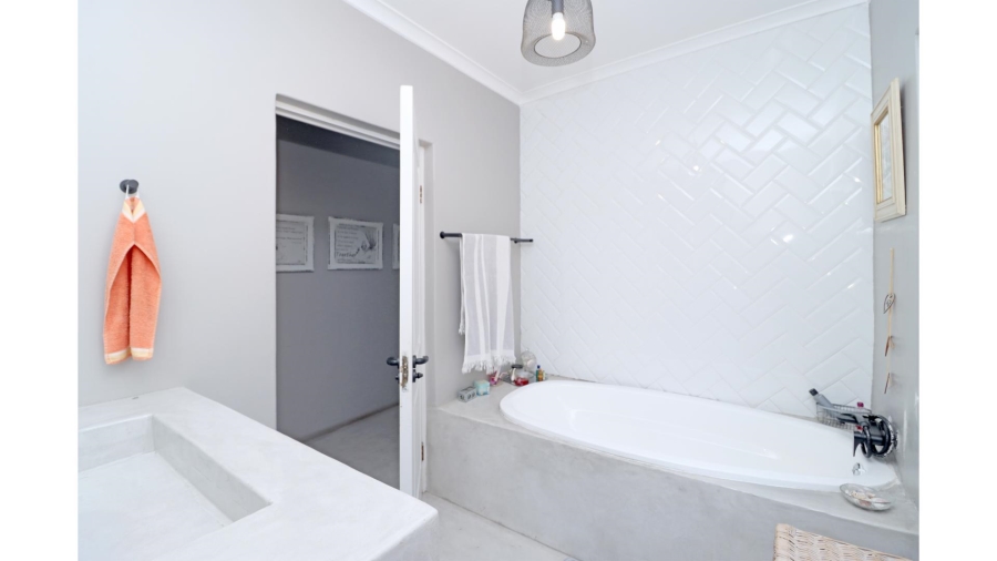5 Bedroom Property for Sale in Glenferness Gauteng