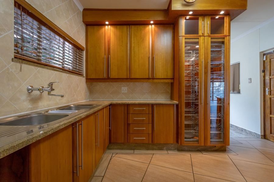 To Let 5 Bedroom Property for Rent in Chancliff Ridge Gauteng