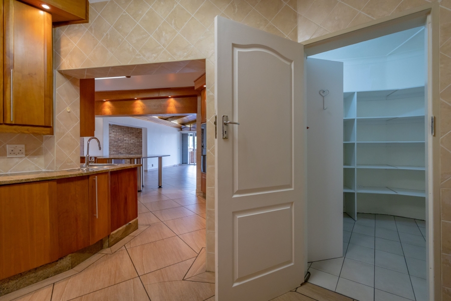 To Let 5 Bedroom Property for Rent in Chancliff Ridge Gauteng