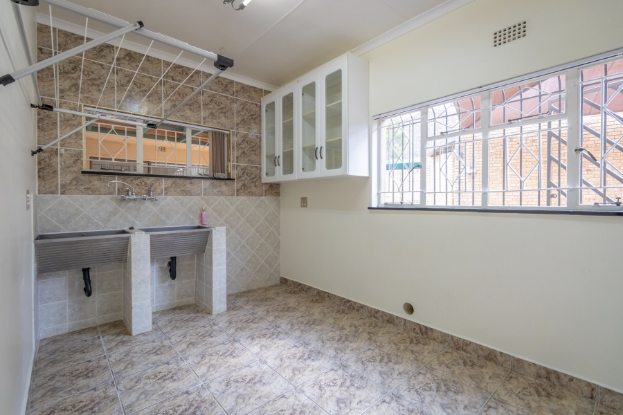 To Let 5 Bedroom Property for Rent in Chancliff Ridge Gauteng