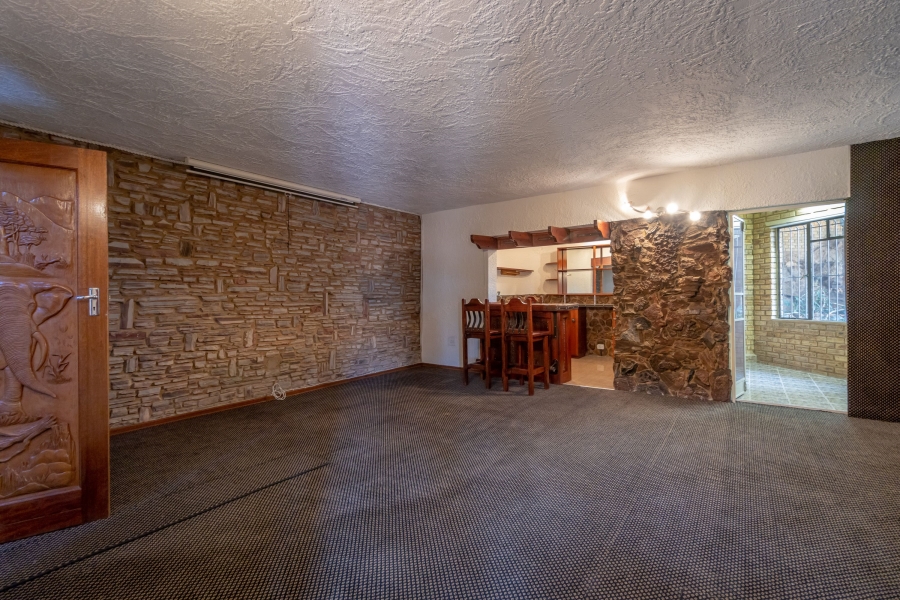 To Let 5 Bedroom Property for Rent in Chancliff Ridge Gauteng