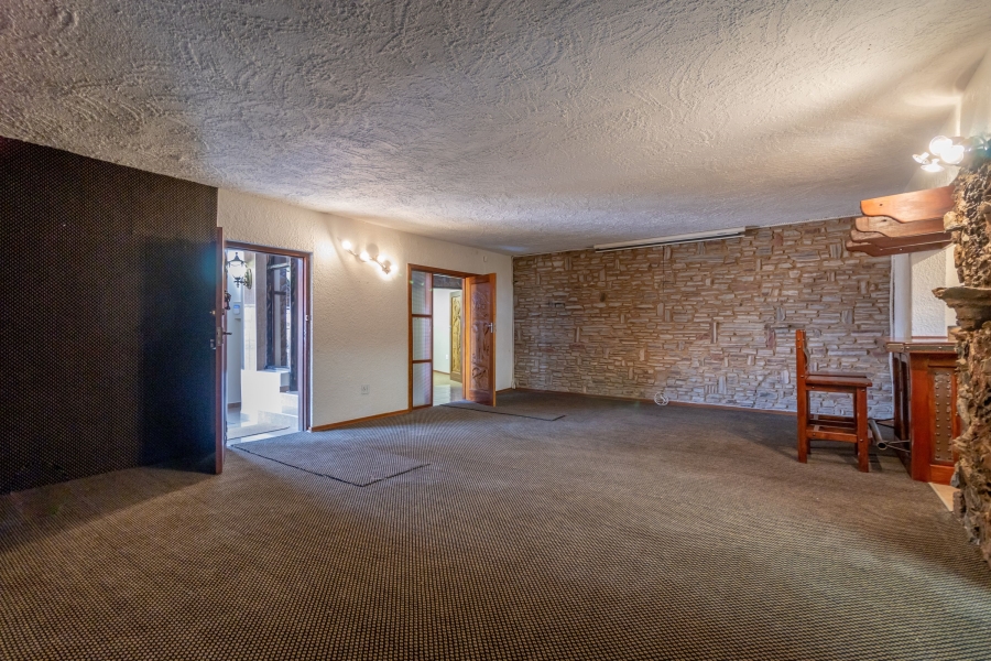 To Let 5 Bedroom Property for Rent in Chancliff Ridge Gauteng