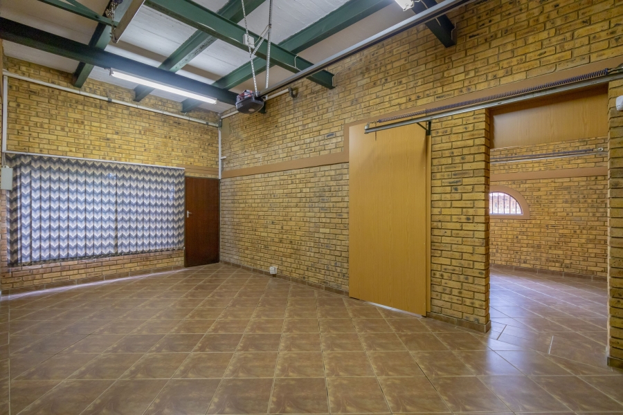 To Let 5 Bedroom Property for Rent in Chancliff Ridge Gauteng
