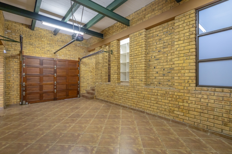 To Let 5 Bedroom Property for Rent in Chancliff Ridge Gauteng