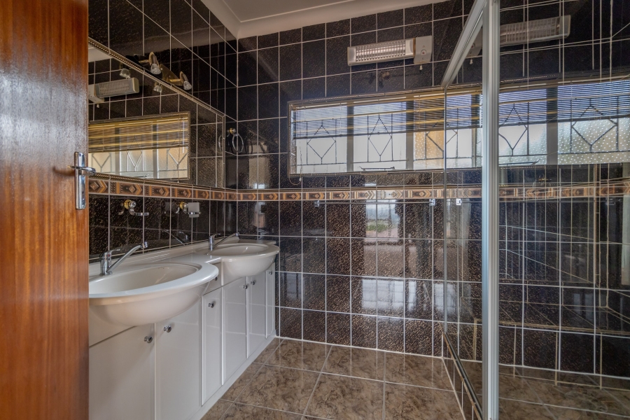 To Let 5 Bedroom Property for Rent in Chancliff Ridge Gauteng