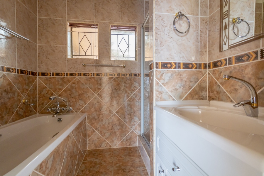 To Let 5 Bedroom Property for Rent in Chancliff Ridge Gauteng