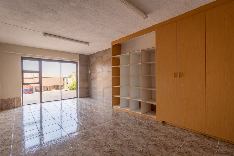 To Let 5 Bedroom Property for Rent in Chancliff Ridge Gauteng