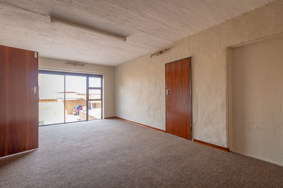 To Let 5 Bedroom Property for Rent in Chancliff Ridge Gauteng