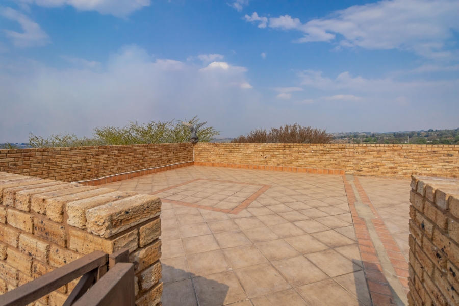 To Let 5 Bedroom Property for Rent in Chancliff Ridge Gauteng