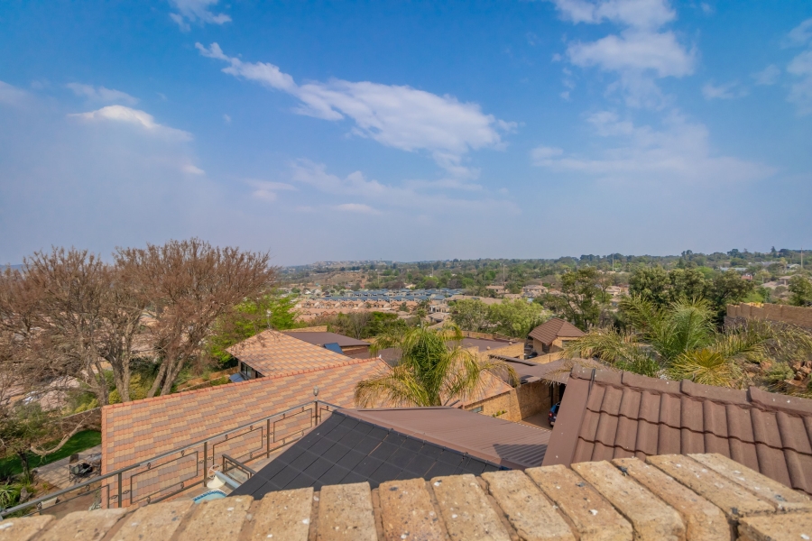 To Let 5 Bedroom Property for Rent in Chancliff Ridge Gauteng