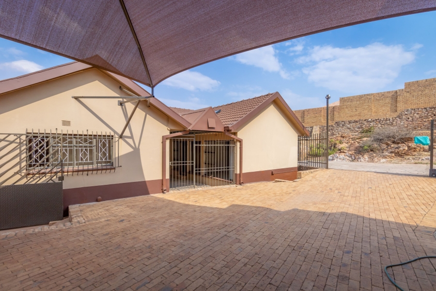 To Let 5 Bedroom Property for Rent in Chancliff Ridge Gauteng