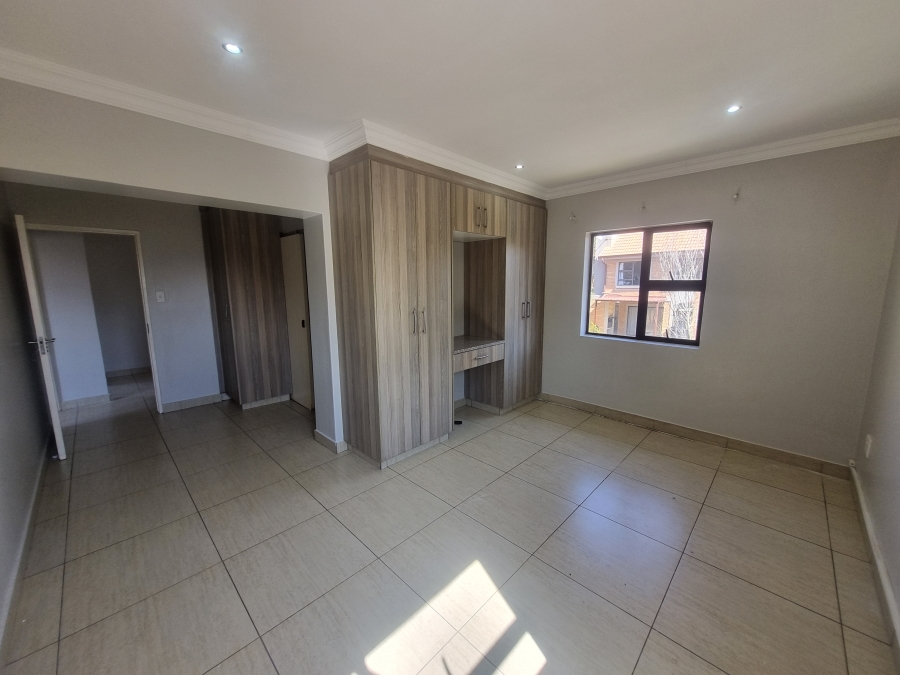 To Let 3 Bedroom Property for Rent in Equestria Gauteng