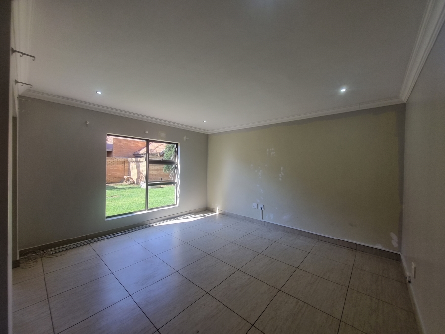 To Let 3 Bedroom Property for Rent in Equestria Gauteng