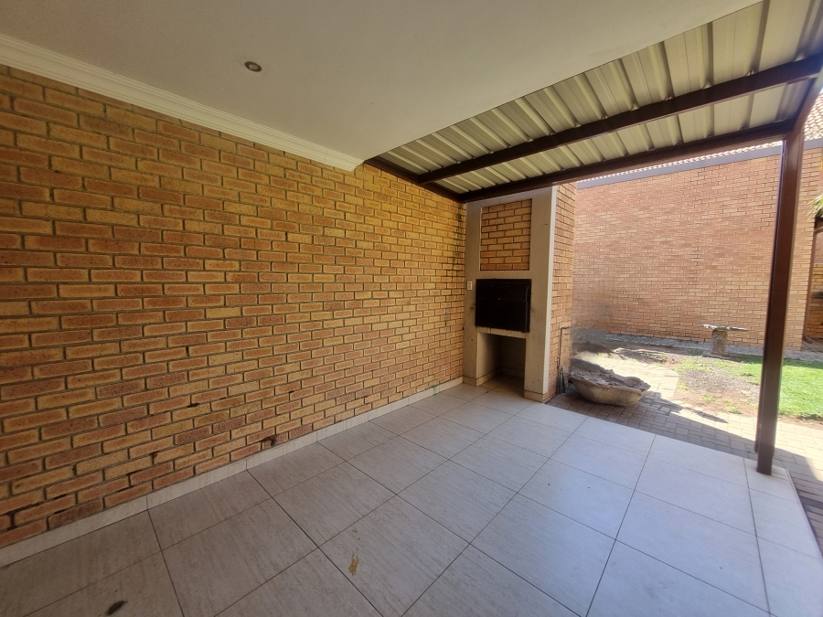 To Let 3 Bedroom Property for Rent in Equestria Gauteng