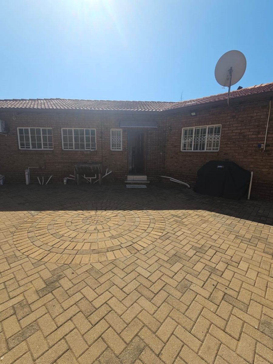 3 Bedroom Property for Sale in Sunward Park Gauteng