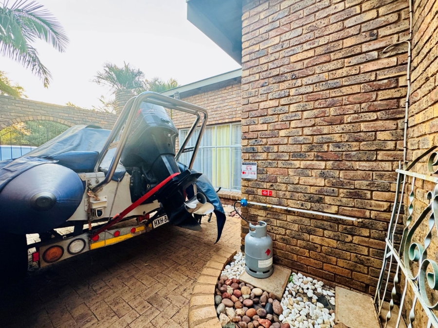 4 Bedroom Property for Sale in Montana Gauteng