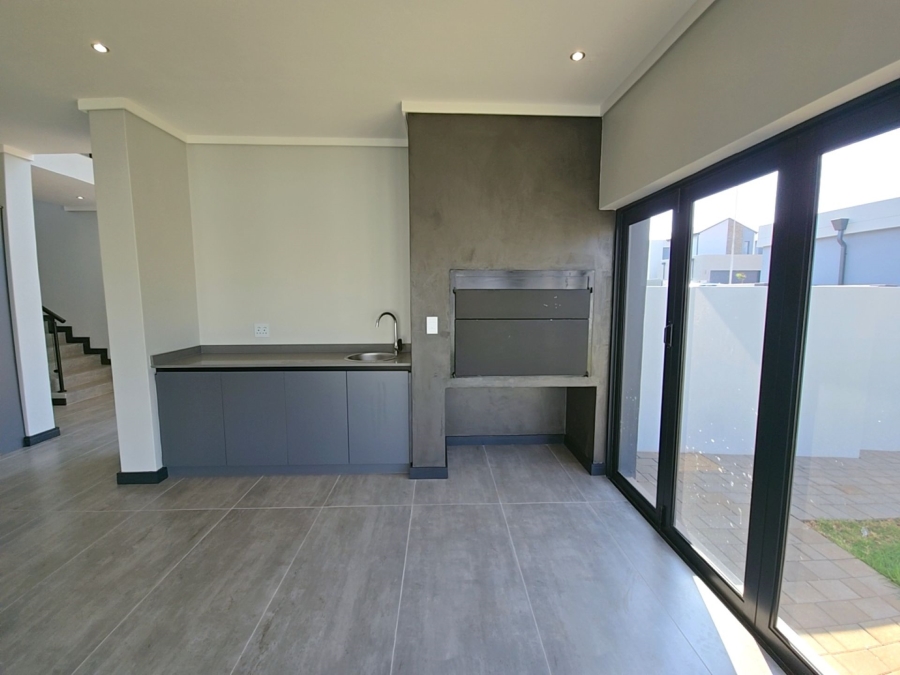 3 Bedroom Property for Sale in Fountainbrook Estate Gauteng