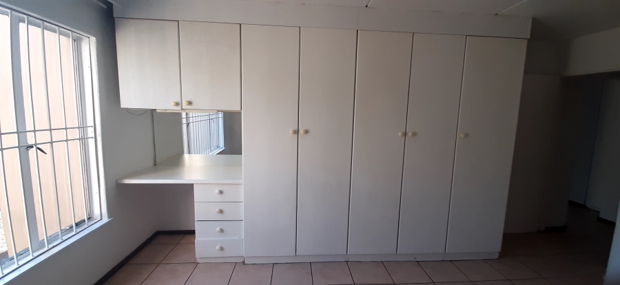 2 Bedroom Property for Sale in Boskruin Gauteng