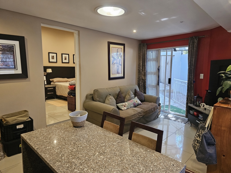 To Let 1 Bedroom Property for Rent in Hurlingham Manor Gauteng