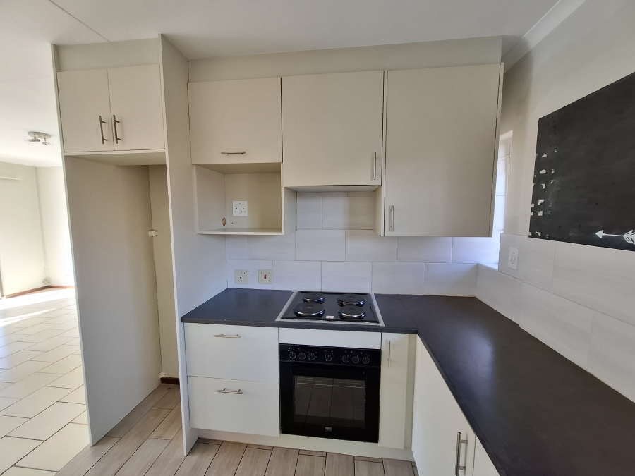 To Let 2 Bedroom Property for Rent in Pierre Van Ryneveld Gauteng