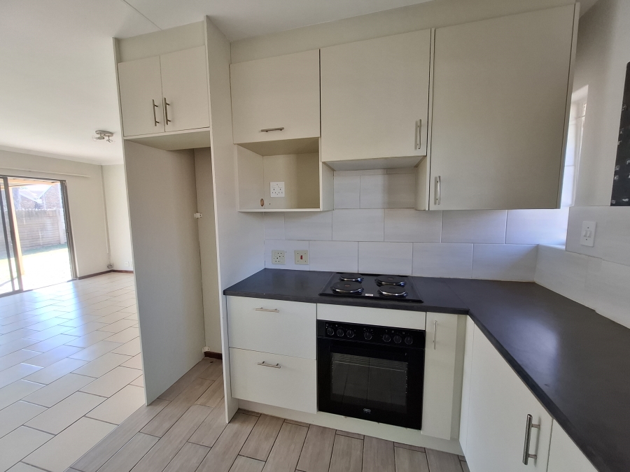 To Let 2 Bedroom Property for Rent in Pierre Van Ryneveld Gauteng