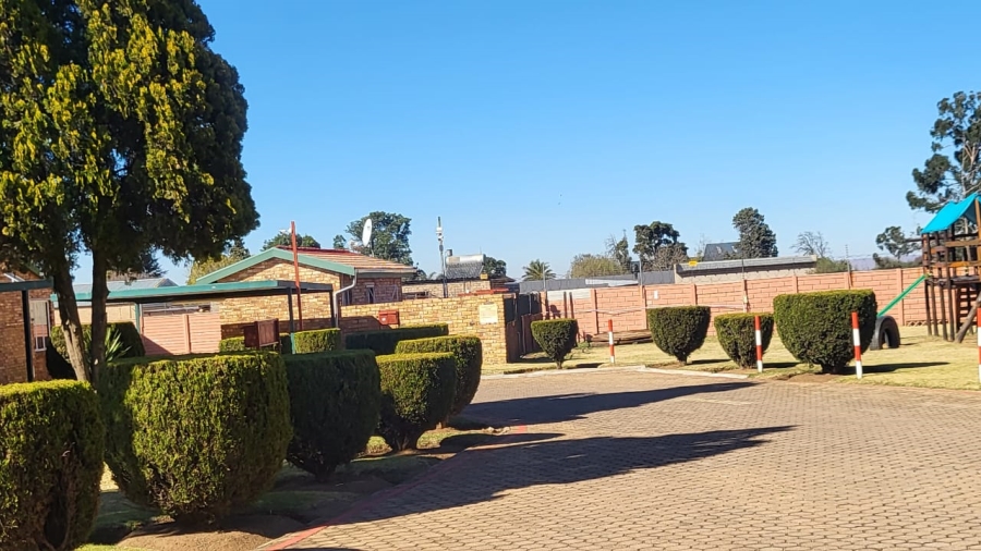 2 Bedroom Property for Sale in Witpoortjie Gauteng