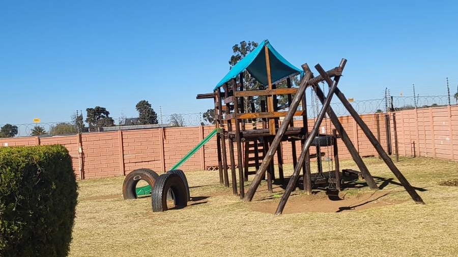 2 Bedroom Property for Sale in Witpoortjie Gauteng