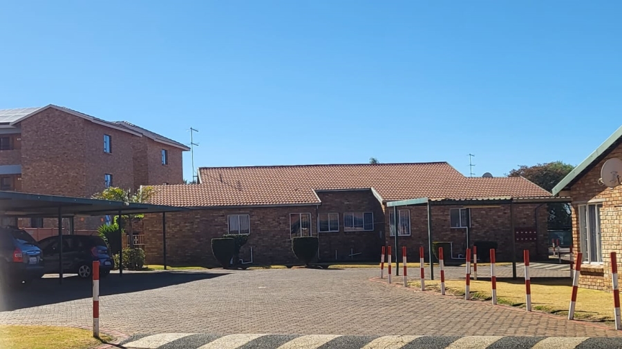 2 Bedroom Property for Sale in Witpoortjie Gauteng