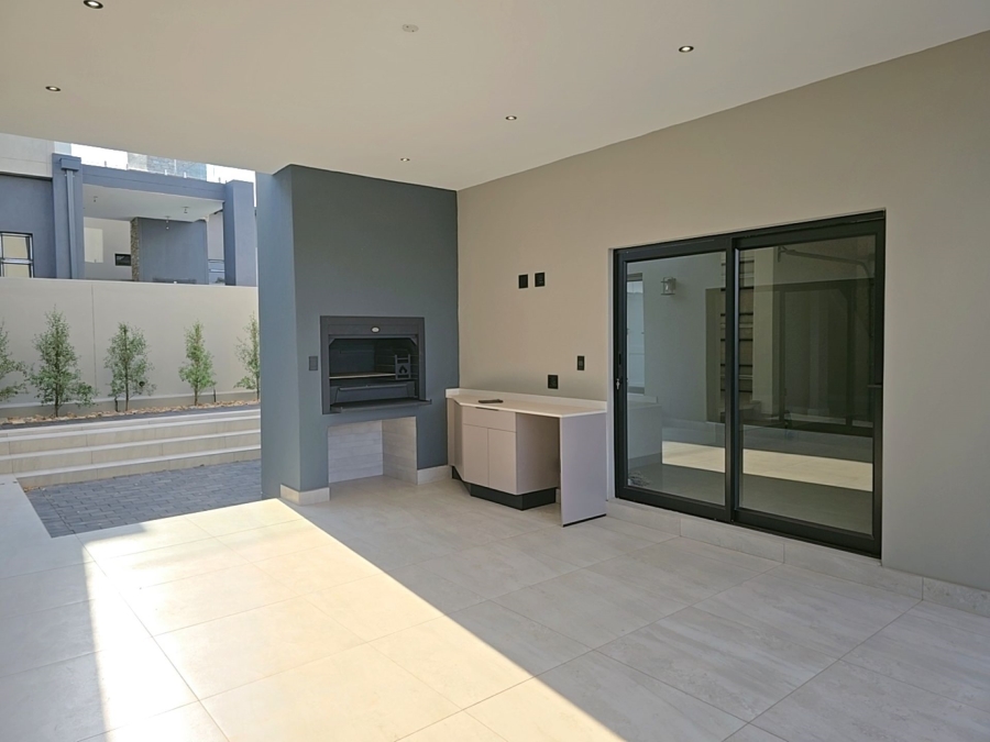 4 Bedroom Property for Sale in Fountainbrook Estate Gauteng