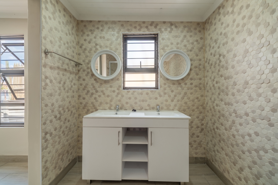 To Let 1 Bedroom Property for Rent in Sharonlea Gauteng