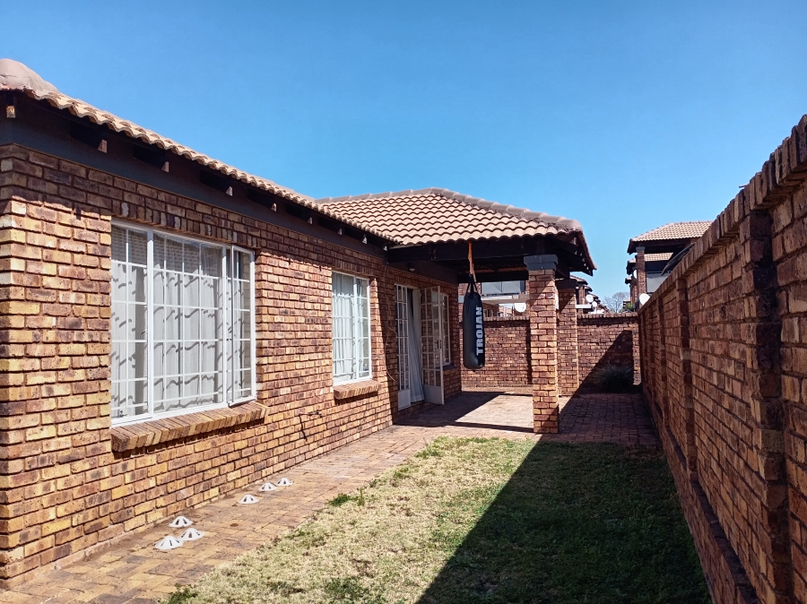 To Let 3 Bedroom Property for Rent in Andeon AH Gauteng