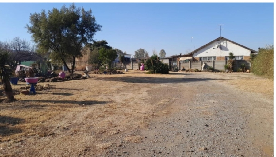4 Bedroom Property for Sale in Nanescol Gauteng