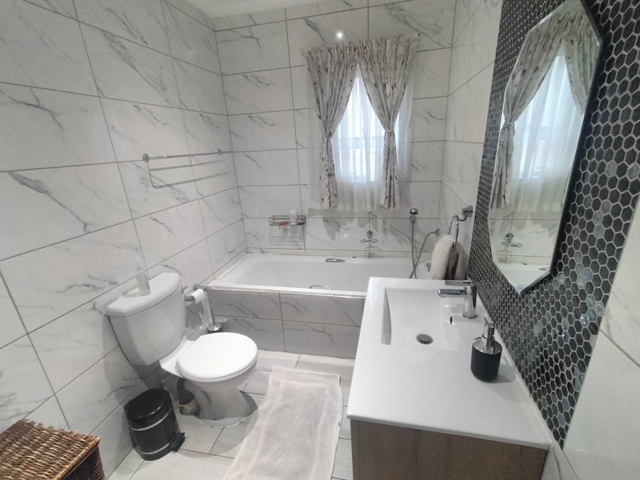 4 Bedroom Property for Sale in Pretoria North Gauteng