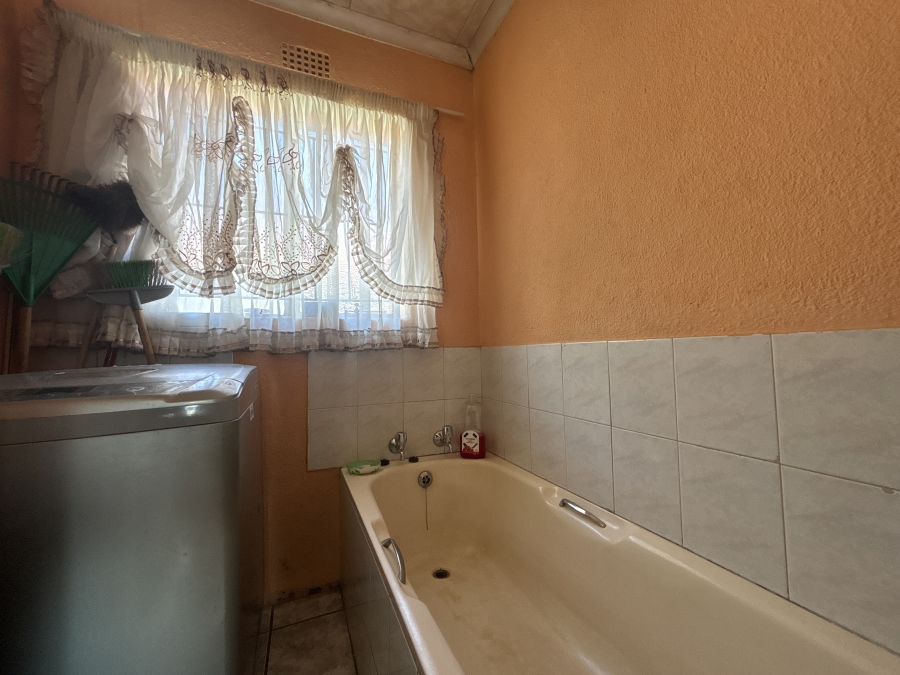 2 Bedroom Property for Sale in Vosloorus Gauteng