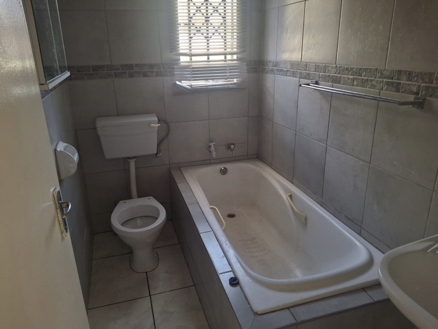 3 Bedroom Property for Sale in Windmill Park Gauteng