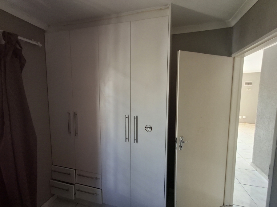 3 Bedroom Property for Sale in Windmill Park Gauteng