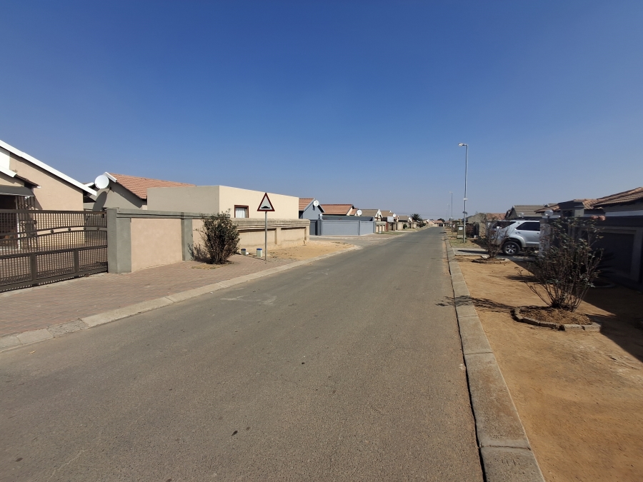 3 Bedroom Property for Sale in Windmill Park Gauteng