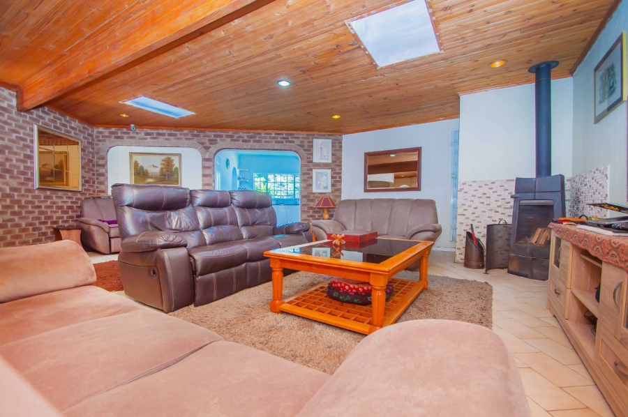 4 Bedroom Property for Sale in Strubensvallei Gauteng