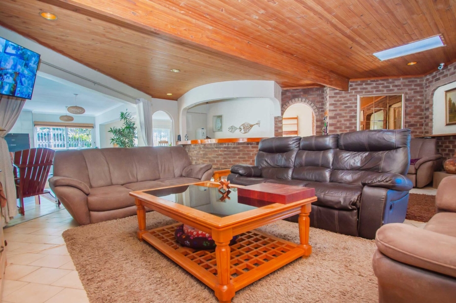 4 Bedroom Property for Sale in Strubensvallei Gauteng