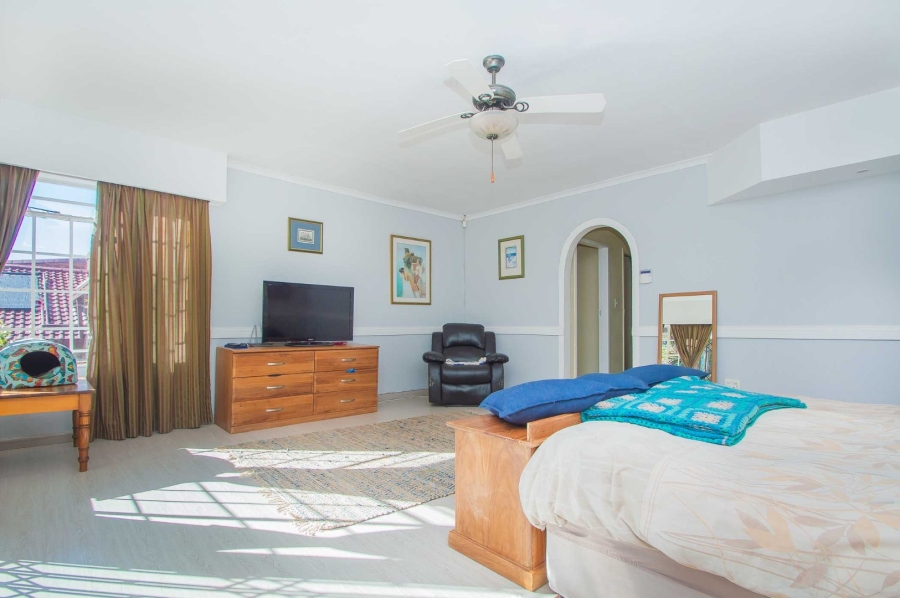 4 Bedroom Property for Sale in Strubensvallei Gauteng