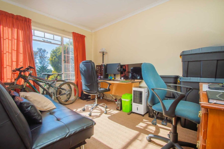 4 Bedroom Property for Sale in Strubensvallei Gauteng