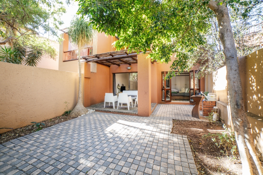 To Let 2 Bedroom Property for Rent in Douglasdale Gauteng