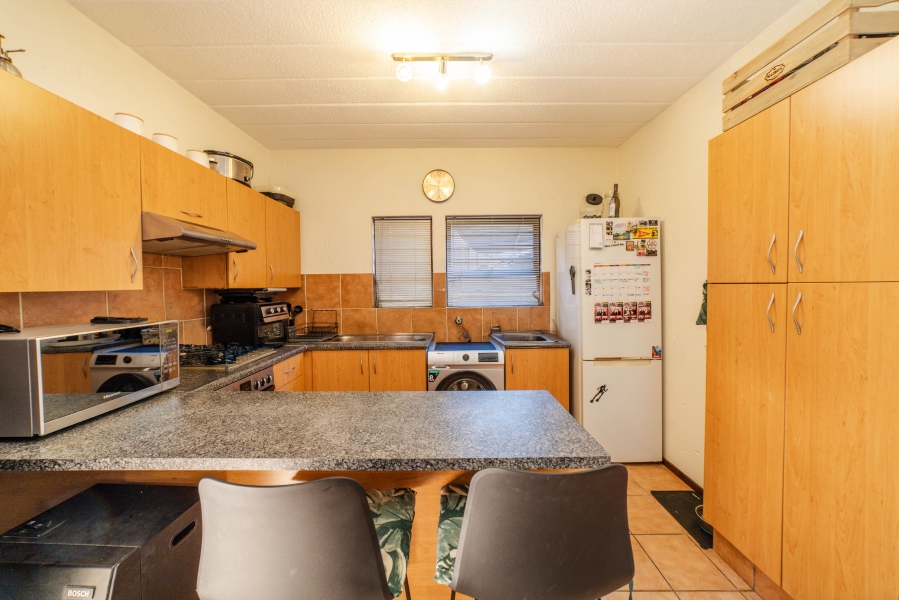 To Let 2 Bedroom Property for Rent in Douglasdale Gauteng