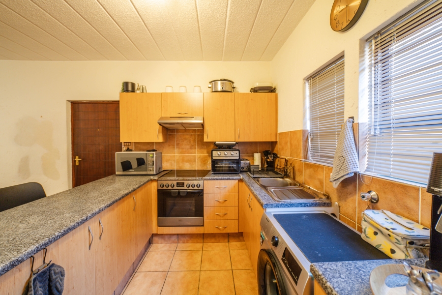 To Let 2 Bedroom Property for Rent in Douglasdale Gauteng